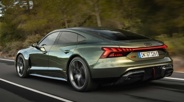 Audi представила свой самый мощный автомобиль за всю историю - RS E-Tron GT Performance Audi представила свой самый мощный автомобиль за всю историю - RS E-Tron GT Performance