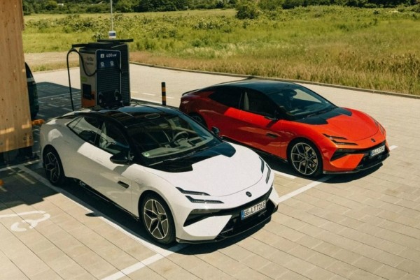 Lotus победил в рейтинге скорости зарядки электромобилей Lotus победил в рейтинге скорости зарядки электромобилей