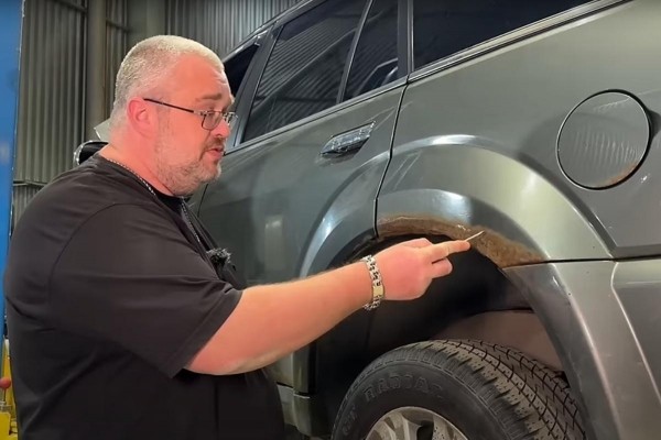 Блогер показал, что стало с китайским внедорожником за 15 лет в России Блогер показал, что стало с китайским внедорожником за 15 лет в России