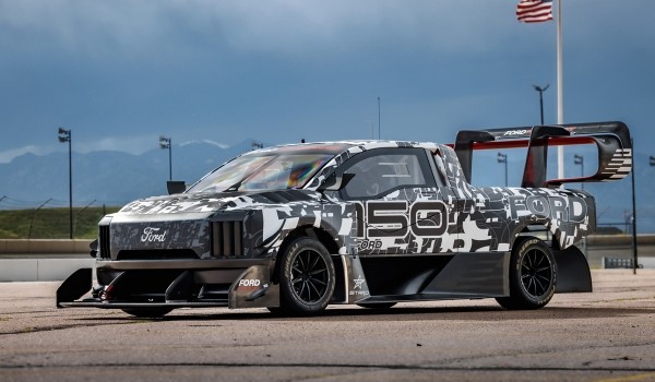 Болиды Ford и Hyundai: электроспорт на Пайкс-Пике