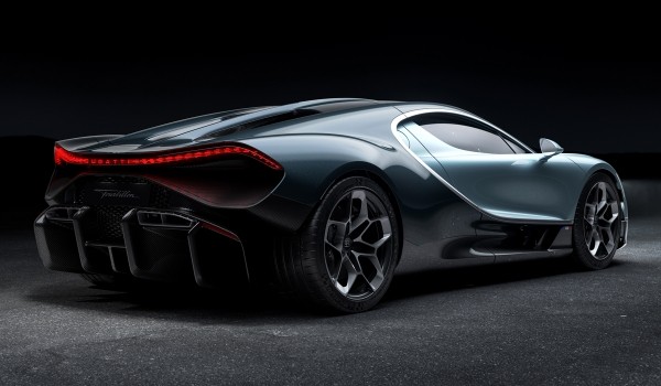 Гиперкар Bugatti Tourbillon с мотором V16 открыл новую эпоху Гиперкар Bugatti Tourbillon с мотором V16 открыл новую эпоху