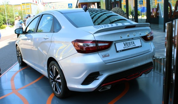 Лада Веста: упрощенный Спортлайн и новые версии с вариатором Лада Веста: упрощенный Спортлайн и новые версии с вариатором