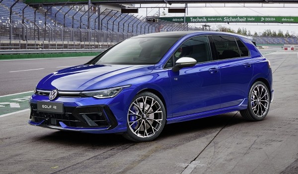 Volkswagen Golf R стал мощнее после обновления Volkswagen Golf R стал мощнее после обновления