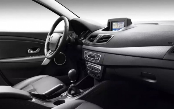 Эксперт дал совету по правильному выбору надежного седана Renault Fluence с пробегом