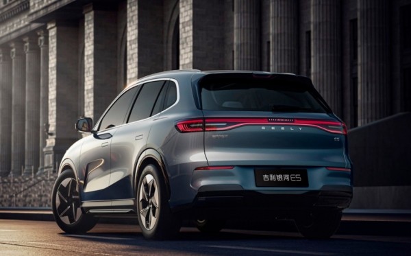 Электрический кроссовер Geely Galaxy E5 запустят в продажу уже в августе 2024 года