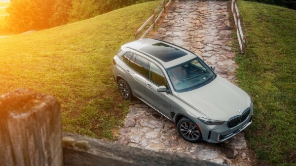 Кроссовер BMW X5 получил крутую внедорожную версию Кроссовер BMW X5 получил крутую внедорожную версию