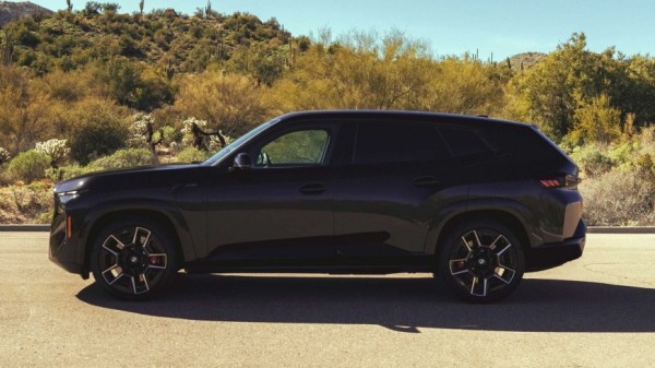 На аренду крутого кроссовера BMW XM можно получить огромную скидку 