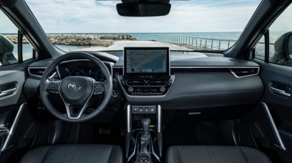 Новый кроссовер Toyota Corolla Cross в России, который дешевле «китайцев» Новый кроссовер Toyota Corolla Cross в России, который дешевле «китайцев»