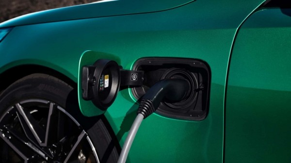 Новый M5 тяжелее внедорожника Chevy Tahoe. Что делает BMW?