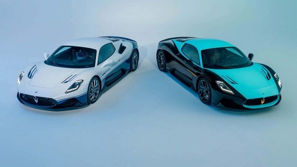 Суперкар Maserati MC20 эффектно смотрится в ливрее гоночного MC12 Суперкар Maserati MC20 эффектно смотрится в ливрее гоночного MC12