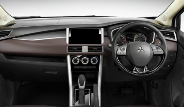 В России стал доступен надежный семейный минивэн Mitsubishi, не имеющий аналогов В России стал доступен надежный семейный минивэн Mitsubishi, не имеющий аналогов