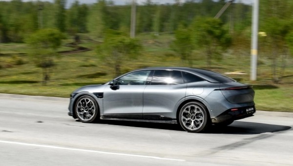 Владелец гибридного Toyota RAV4 столкнулся с неожиданным расчетом мощности при регистрации авто