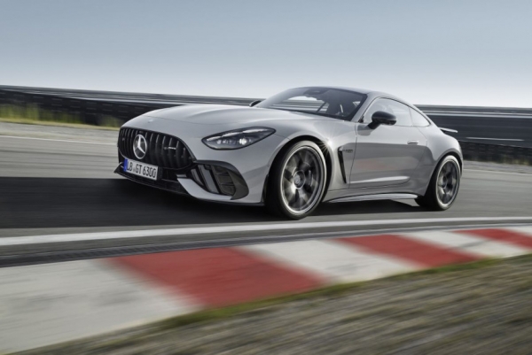 Представлен трековый суперкар Mercedes-AMG GT 63 Pro Представлен трековый суперкар Mercedes-AMG GT 63 Pro