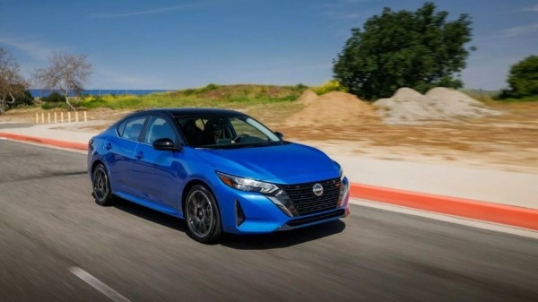 В США взлетели продажи компактных и дешевых автомобилей В США взлетели продажи компактных и дешевых автомобилей