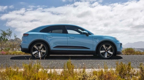 Porsche Macan в новых версиях: дешевле и дальнобойнее Porsche Macan в новых версиях: дешевле и дальнобойнее