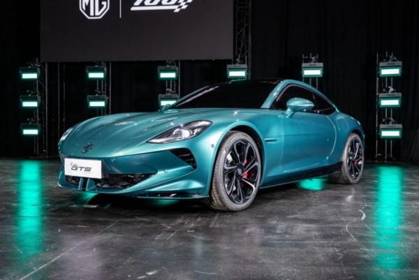 MG Cyber GTS показал закрытую версию родстера Cyberster MG Cyber GTS показал закрытую версию родстера Cyberster