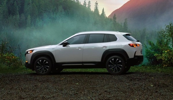 Кроссовер Mazda CX-50 обрел гибридную систему Toyota