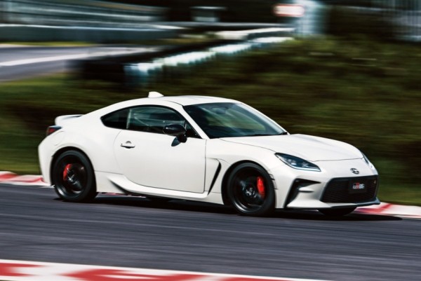 Toyota GR86 и Subaru BRZ: двойная доработка и одна спецверсия