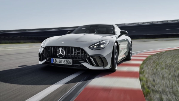 Представлен трековый суперкар Mercedes-AMG GT 63 Pro Представлен трековый суперкар Mercedes-AMG GT 63 Pro