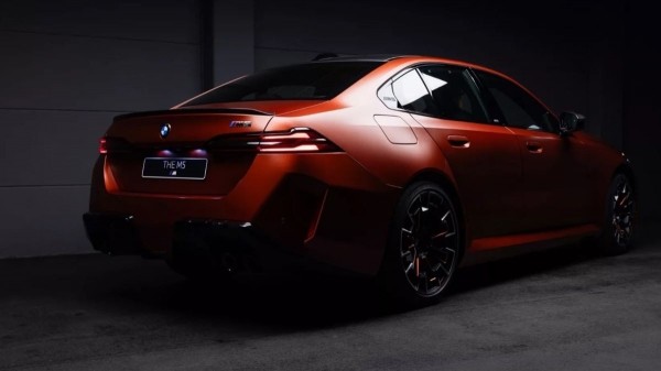 Уникальный суперседан BMW M5 пустят с молотка в Калифорнии