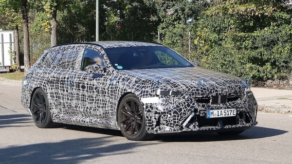 BMW наконец покажет M5 Touring в августе BMW наконец покажет M5 Touring в августе