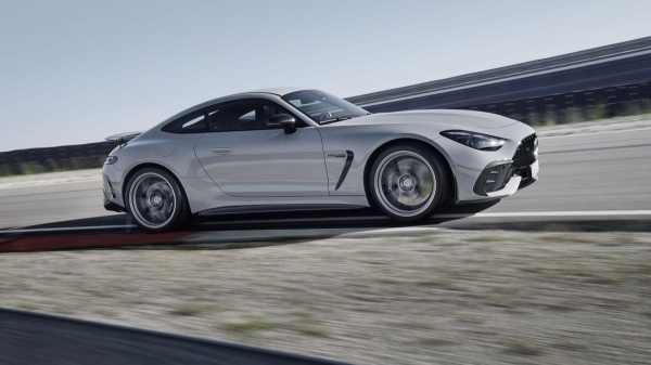 Представлен трековый суперкар Mercedes-AMG GT 63 Pro Представлен трековый суперкар Mercedes-AMG GT 63 Pro