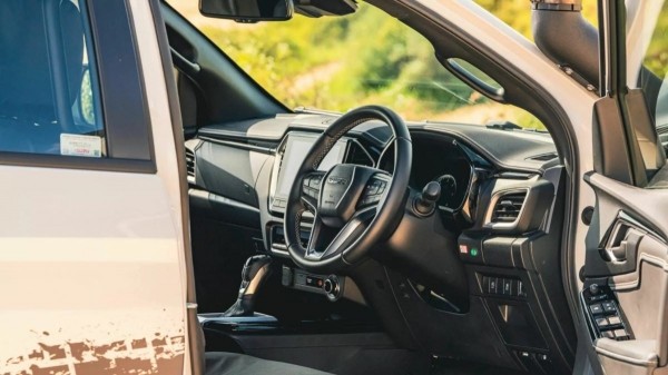 Пикап Isuzu D-Max обрел вездеходную версию Mudmaster Пикап Isuzu D-Max обрел вездеходную версию Mudmaster