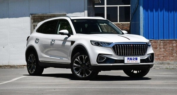 Дилеры резко снизили цены на кроссовер Hongqi HS5 в России