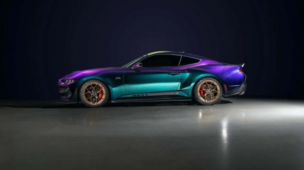 Для нового Mustang доступна меняющая цвет краска кузова 