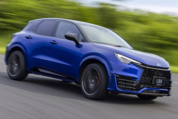 «Заряженный» кроссовер Lexus LBX Morizo RR стал серийным