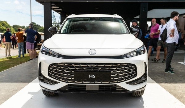 Представлено второе поколение кроссовера MG HS Представлено второе поколение кроссовера MG HS