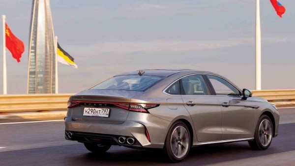 Седан Chery Arrizo 8 для России стал проще и дешевле Седан Chery Arrizo 8 для России стал проще и дешевле