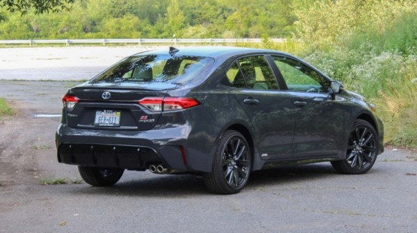 Эксперты протестировали новую экономичную Toyota Corolla Hybrid