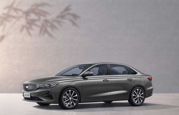 Geely представил Emgrand 2025 года с новым дизайном и высокими технологиями