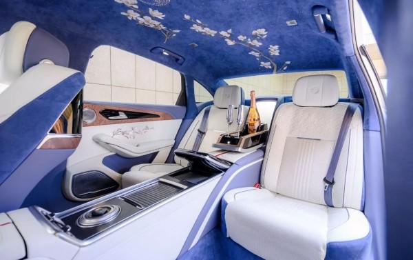 Китайский Hongqi официально привезет в Россию конкурента Mercedes-Maybach Китайский Hongqi официально привезет в Россию конкурента Mercedes-Maybach