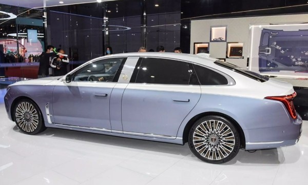 Китайский Hongqi официально привезет в Россию конкурента Mercedes-Maybach Китайский Hongqi официально привезет в Россию конкурента Mercedes-Maybach