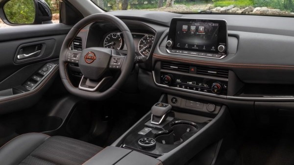 Популярный в России Nissan X-Trail получил внедорожную версию Популярный в России Nissan X-Trail получил внедорожную версию