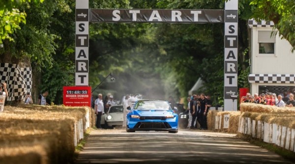 Смотрите захватывающий Фестиваль скорости в Гудвуде 2024 года в прямом эфире