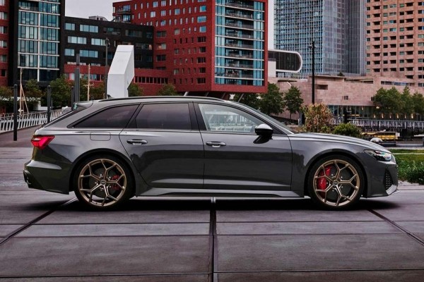 В России начали продавать Audi RS6 Performance, который мощнее Mercedes-AMG G63