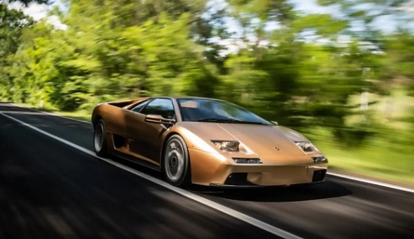 В России запустили продажи первого внедорожника Lamborghini В России запустили продажи первого внедорожника Lamborghini