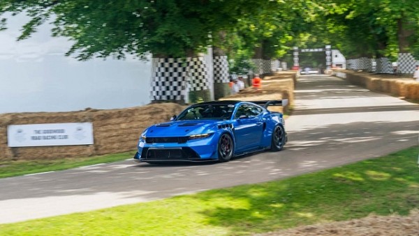 Взгляните на этот впечатляющий концепт нового электрического спорткара MG Cyber GTS