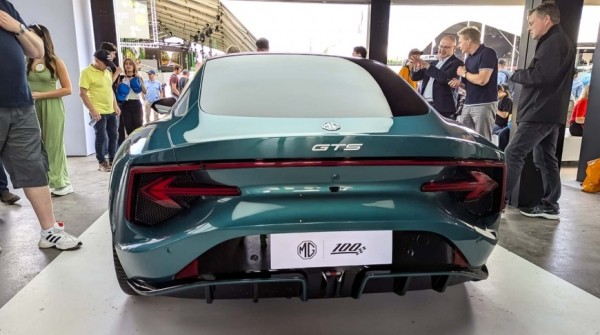 Взгляните на этот впечатляющий концепт нового электрического спорткара MG Cyber GTS