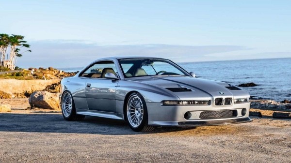 В США построили классическую «восьмерку» BMW с двигателем V10 В США построили классическую «восьмерку» BMW с двигателем V10