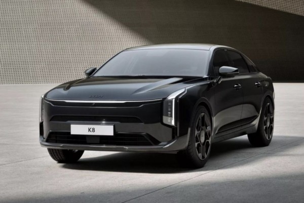 Обновленный седан Kia K8 примерил свежий фирменный стиль Обновленный седан Kia K8 примерил свежий фирменный стиль