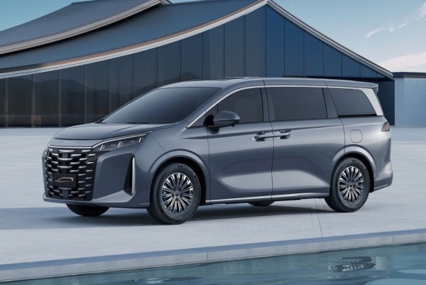 BYD Xia стал первым большим минивэном марки BYD Xia стал первым большим минивэном марки