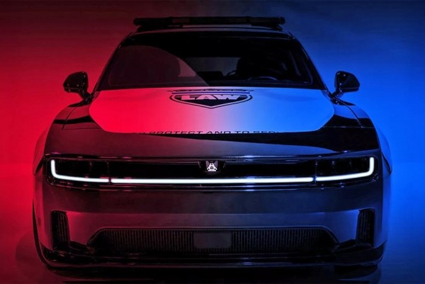 Дайджест дня: полицейский Charger, Sollers ST6 из Ульяновска и другие события индустрии Дайджест дня: полицейский Charger, Sollers ST6 из Ульяновска и другие события индустрии