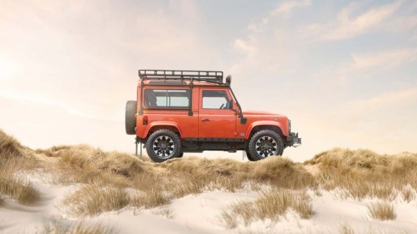 Классический Land Rover Defender: новая жизнь с двигателем V8 Классический Land Rover Defender: новая жизнь с двигателем V8