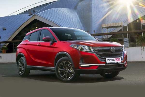 В России начались продажи компактных кроссоверов DFSK 500 В России начались продажи компактных кроссоверов DFSK 500
