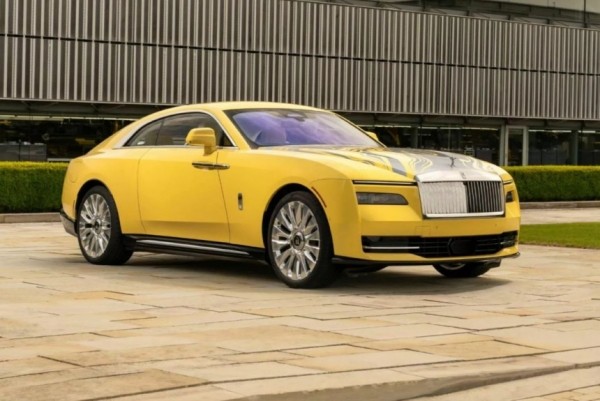 Уникальный Rolls-Royce Spectre Semaphore создан в честь Калифорнии Уникальный Rolls-Royce Spectre Semaphore создан в честь Калифорнии