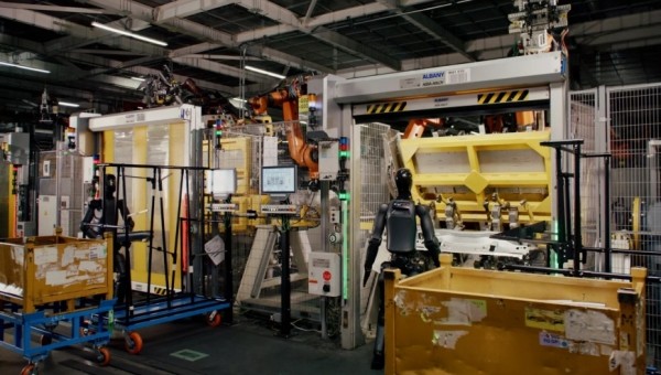 BMW запускает роботов-гуманоидов на своем заводе BMW запускает роботов-гуманоидов на своем заводе